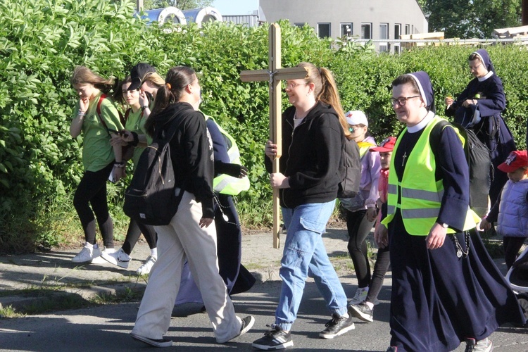 Pielgrzymka z siostrami służebniczkami z Tarnowa do Tuchowa