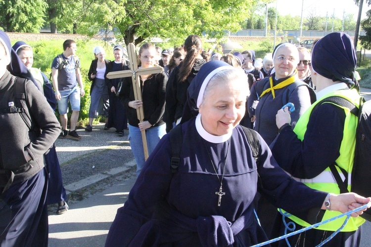 Pielgrzymka z siostrami służebniczkami z Tarnowa do Tuchowa