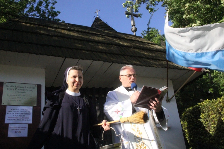 Pielgrzymka z siostrami służebniczkami z Tarnowa do Tuchowa