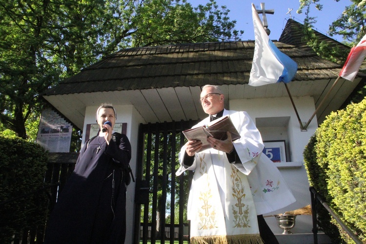 Pielgrzymka z siostrami służebniczkami z Tarnowa do Tuchowa