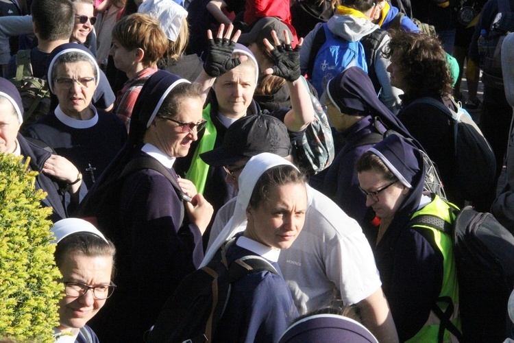 Pielgrzymka z siostrami służebniczkami z Tarnowa do Tuchowa