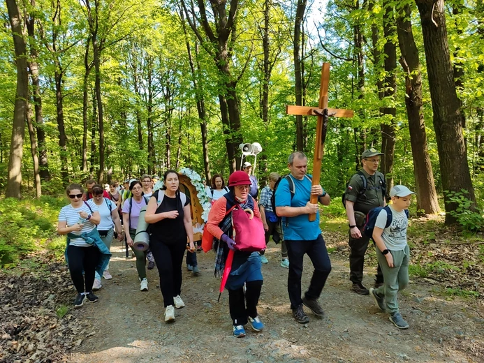 Piesza Pielgrzymka do sanktuarium Matki Bożej Dobrej Rady w Sulistrowiczkach