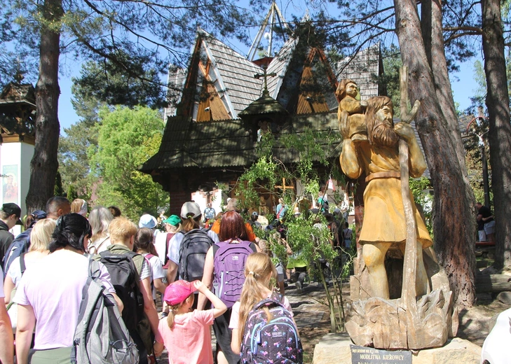 Piesza Pielgrzymka do sanktuarium Matki Bożej Dobrej Rady w Sulistrowiczkach