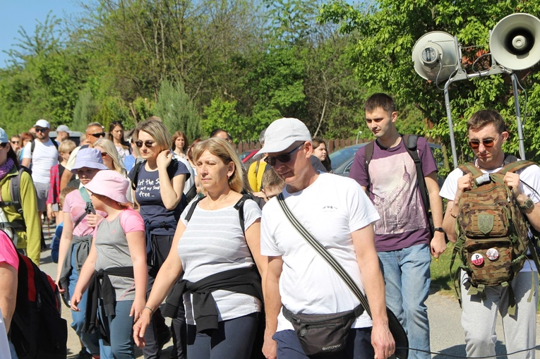 Piesza Pielgrzymka do sanktuarium Matki Bożej Dobrej Rady w Sulistrowiczkach