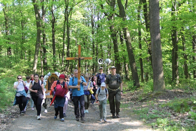Piesza Pielgrzymka do sanktuarium Matki Bożej Dobrej Rady w Sulistrowiczkach