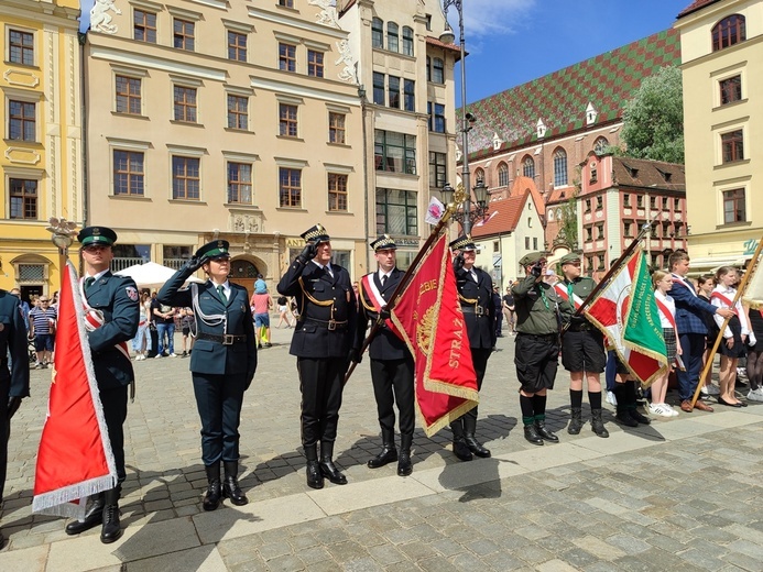 Dzień Flagi Rzeczypospolitej Polskiej we Wrocławiu