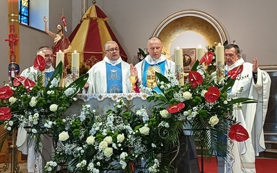 Bp Solarczyk modlił się 3 maja w sanktuarium w Skarżysku-Kamiennej