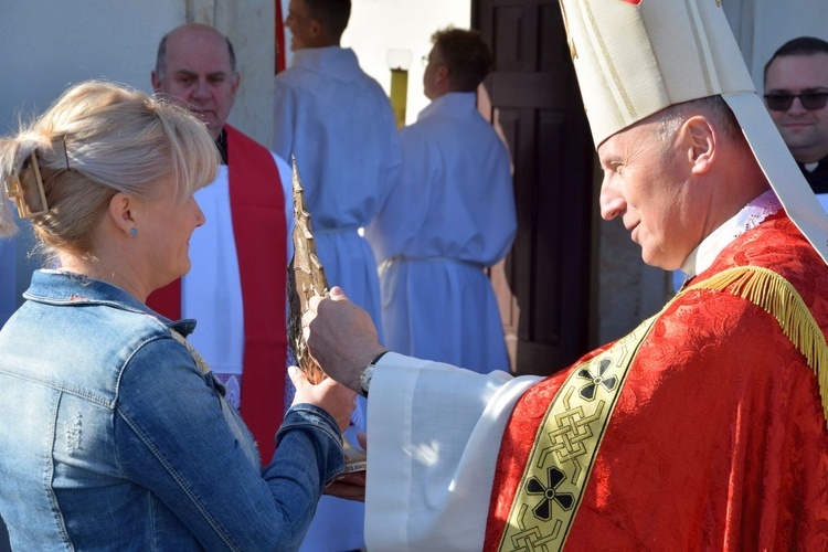 Pielgrzymka młodzieży do Piotrawina