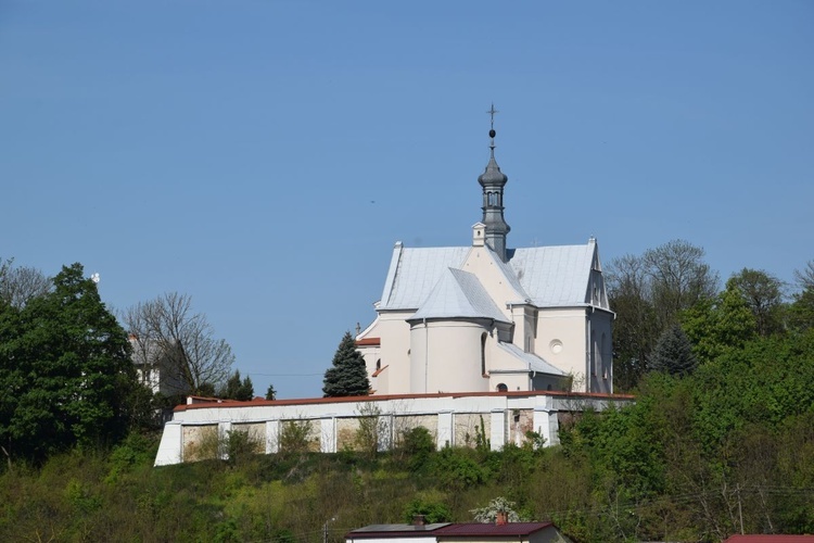 Pielgrzymka młodzieży do Piotrawina