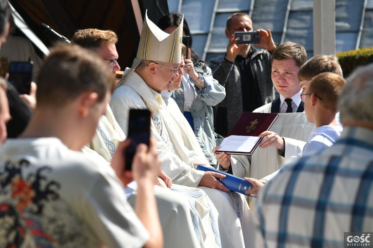 Minstranci z całej diecezji na jeden dzień opanowali Rokitno