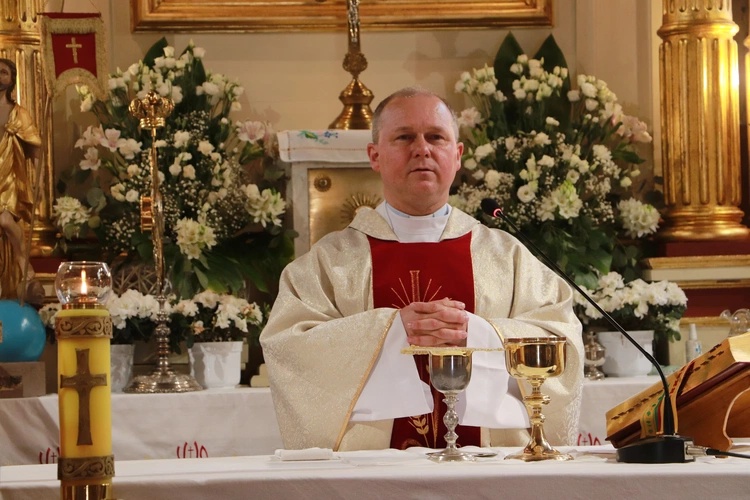 Poświęcenie chorągwi procesyjnej w Słupi