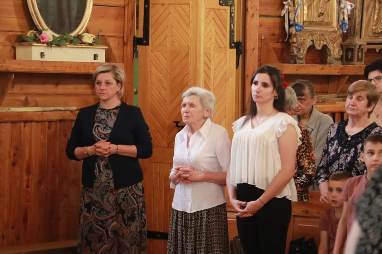 Poświęcenie chorągwi procesyjnej w Słupi