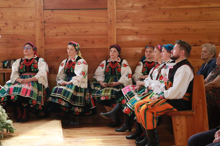 Poświęcenie chorągwi procesyjnej w Słupi