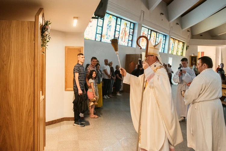 Poświęcenie konfesjonałów u bł. Doroty