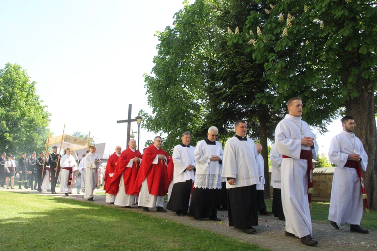 Uszew. 200 lat od konsekracji kościoła