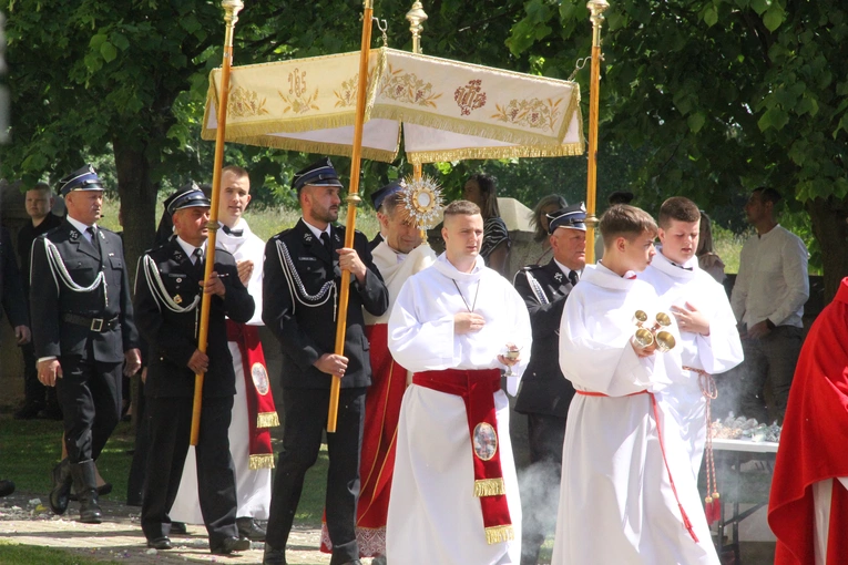 Uszew. 200 lat od konsekracji kościoła