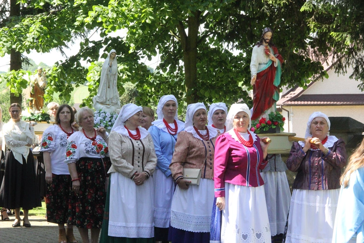 Uszew. 200 lat od konsekracji kościoła