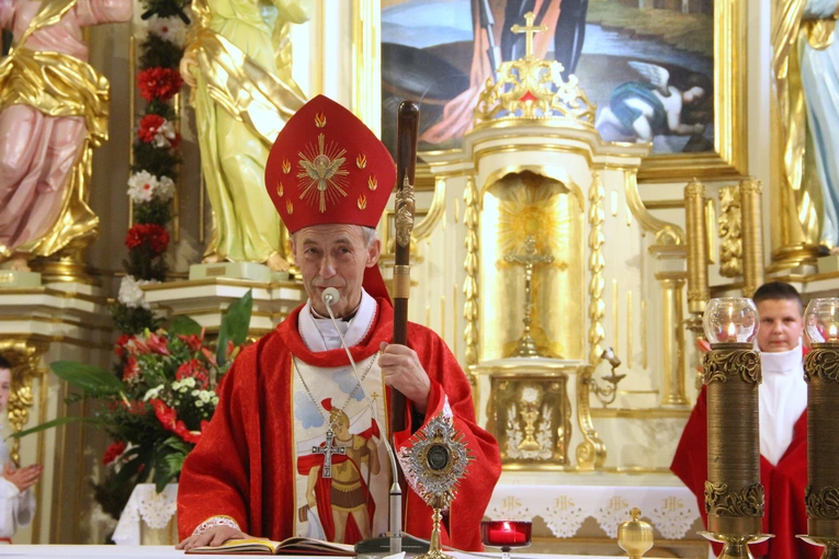 Uszew. 200 lat od konsekracji kościoła