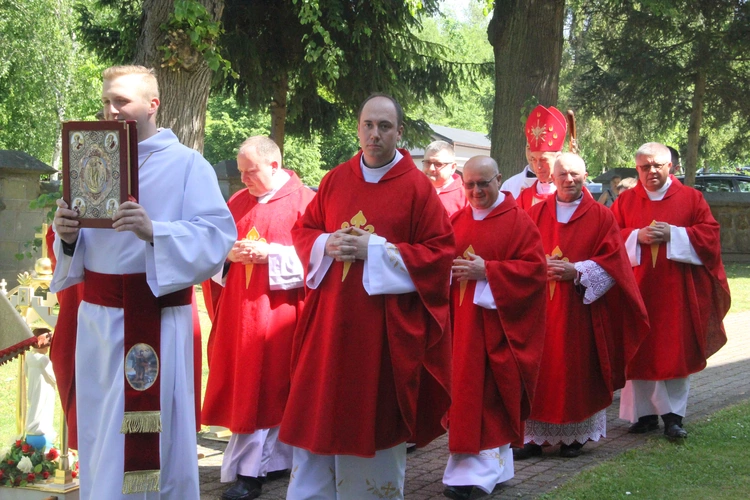 Uszew. 200 lat od konsekracji kościoła