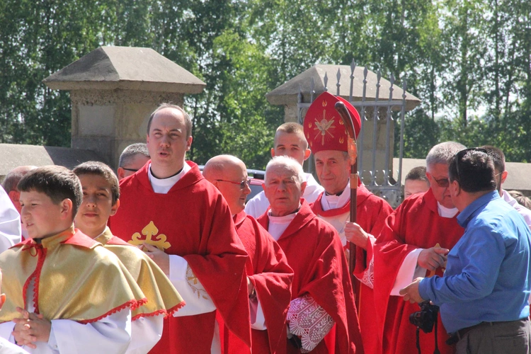 Uszew. 200 lat od konsekracji kościoła