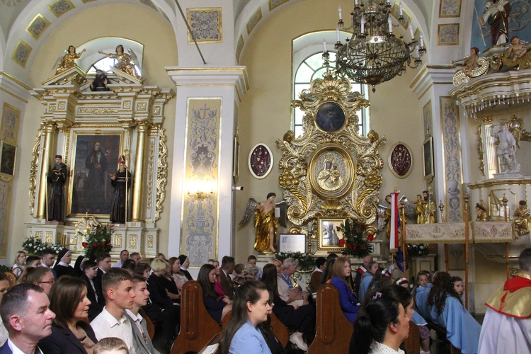 Uszew. 200 lat od konsekracji kościoła