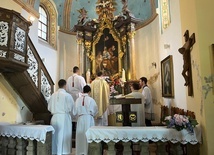Msze św. odbywają się w każdą niedzielę o godz. 15.00.