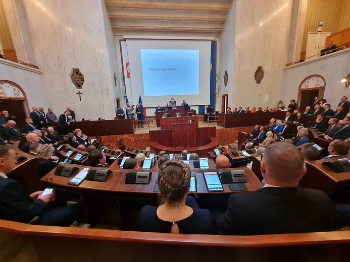 Śląskie. KO, Trzecia Droga i Lewica podpisały umowę koalicyjną w sejmiku