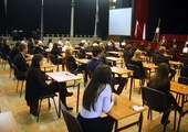 Tegoroczni maturzyści na egzaminie z polskiego pisali o buncie i relacjach międzyludzkich