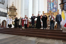 Międzyreligijna modlitwa w bazylice Mariackiej za władze miasta