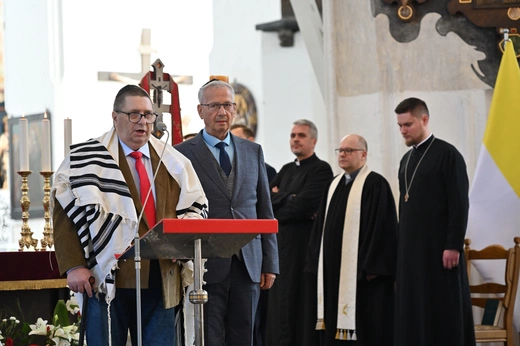 Modlitwa za radnych i władze Gdańska w bazylice Mariackiej