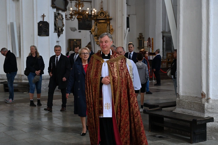 Modlitwa za radnych i władze Gdańska w bazylice Mariackiej