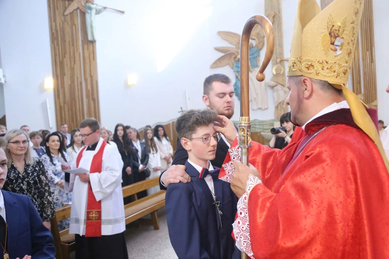 Bierzmowanie w Łękach Górnych