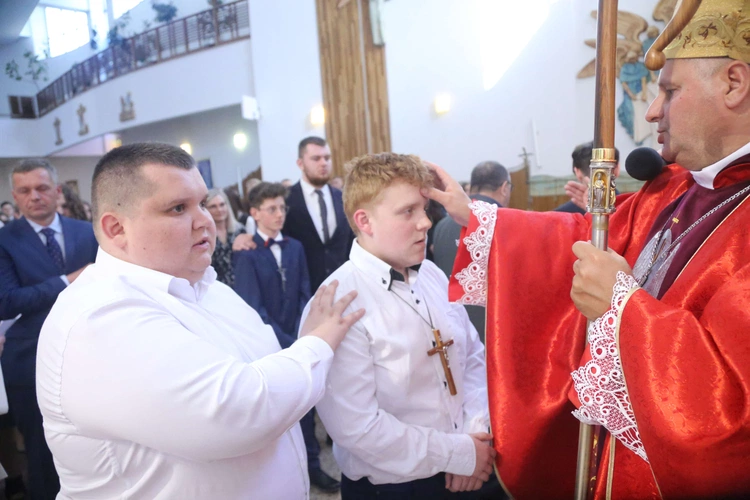 Bierzmowanie w Łękach Górnych
