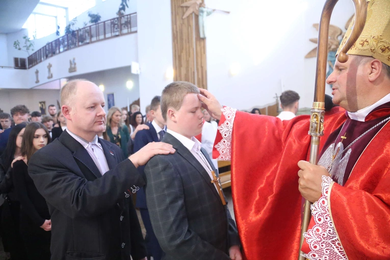 Bierzmowanie w Łękach Górnych