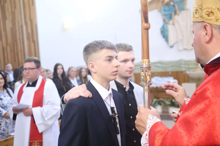 Bierzmowanie w Łękach Górnych