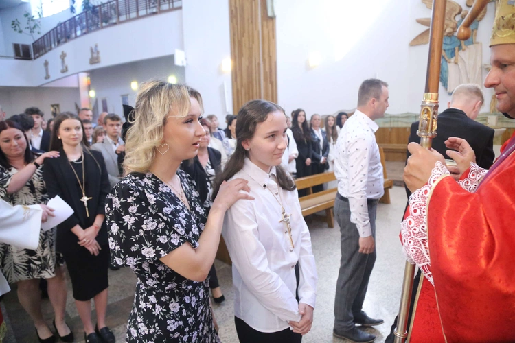 Bierzmowanie w Łękach Górnych