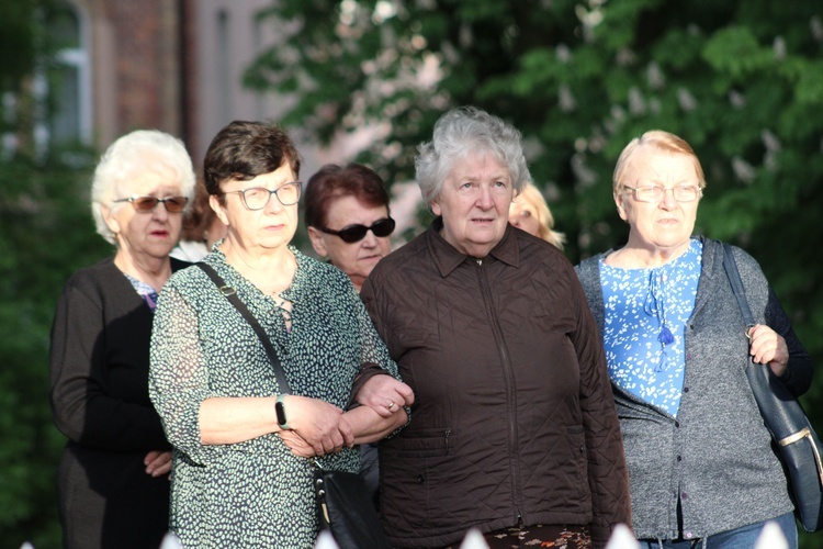 Ciechanów. Nabożeństwo majowe na Farskiej Górze