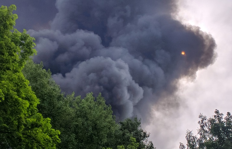Siemianowice Śląskie. Pożar składowiska z niebezpiecznymi odpadami