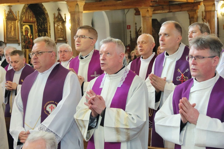 Msza pogrzebowa śp. ks. kan. Jana Wszołka