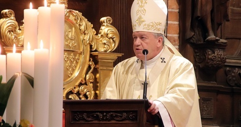 Abp Kupny: Kościół musi zwracać więcej uwagi na adorację