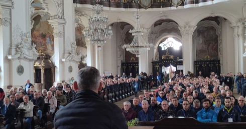 Męska pielgrzymka w Krzeszowie