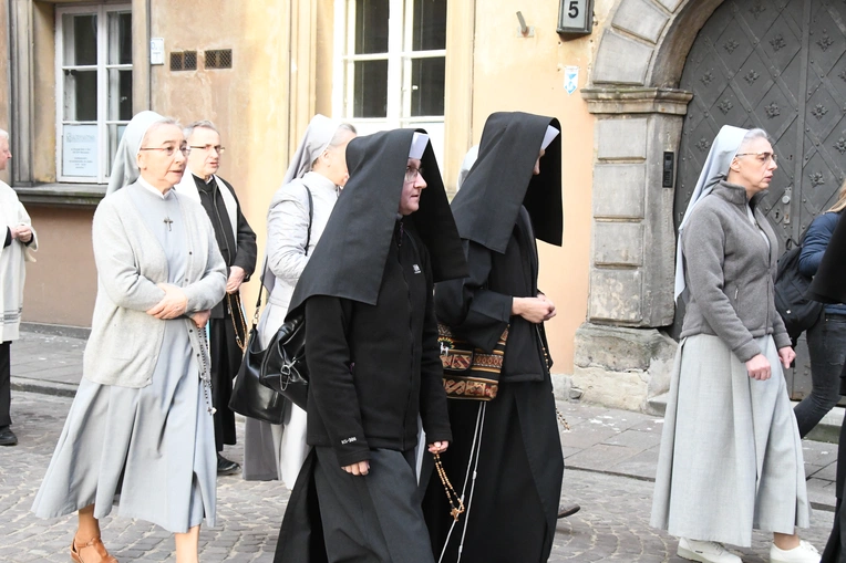 Procesja z zabytkową figurą Matki Bożej Łaskawej
