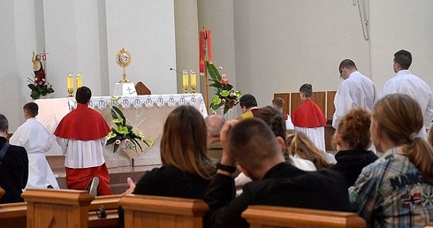 Forum Młodych - Eucharystia