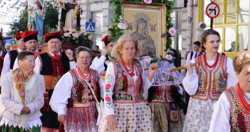 Abp Filipazzi: Wzywam Kościół w Polsce do jedności