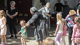 Impreza odbywa się co roku w okolicach wspomnienia współzałożycielki zgromadzenia św. Marii Dominiki Mazzarello.