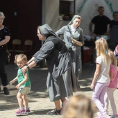 Impreza odbywa się co roku w okolicach wspomnienia współzałożycielki zgromadzenia św. Marii Dominiki Mazzarello.