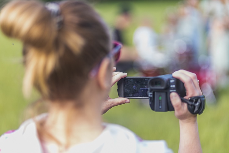 Na planie teledysku "Być jak Ty" scholi wNIEBOgłosy