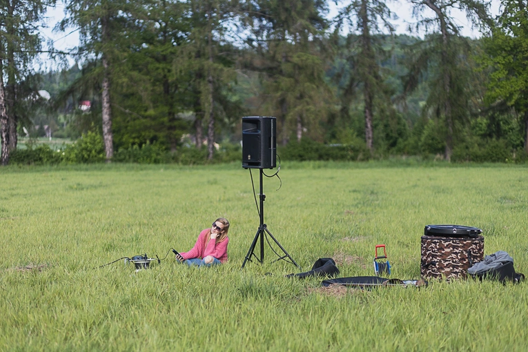 Na planie teledysku "Być jak Ty" scholi wNIEBOgłosy