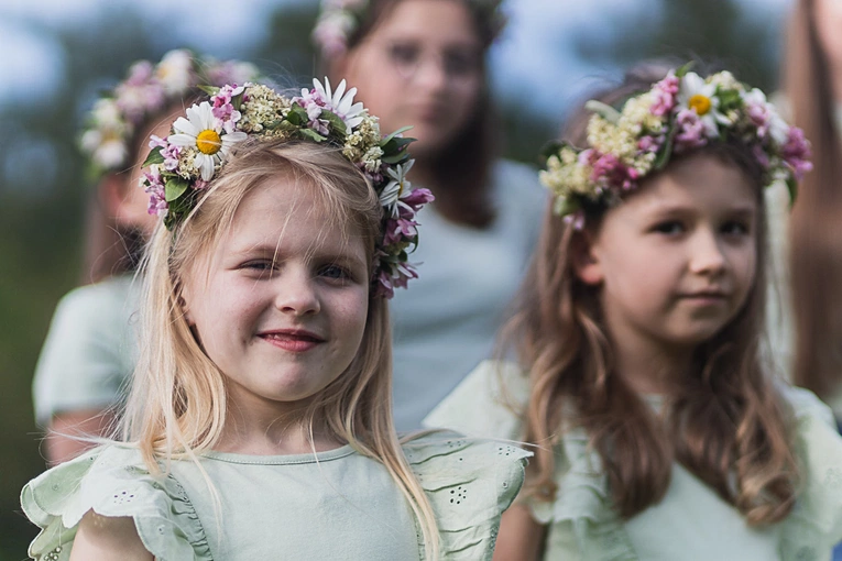 Na planie teledysku "Być jak Ty" scholi wNIEBOgłosy