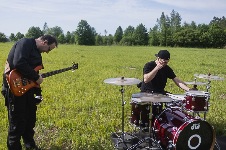 Na planie teledysku "Być jak Ty" scholi wNIEBOgłosy